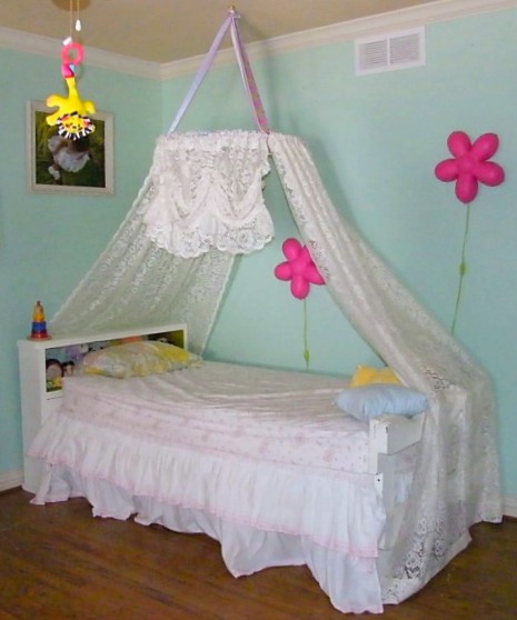 ... how I made this quick and easy canopy from a hula hoop and curtains